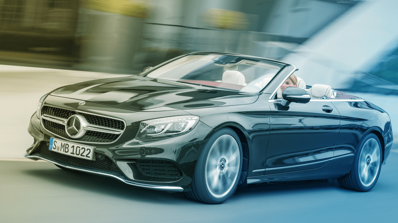 Mercedes-Benz научит свои автомобили с беспилотниками общаться с людьми